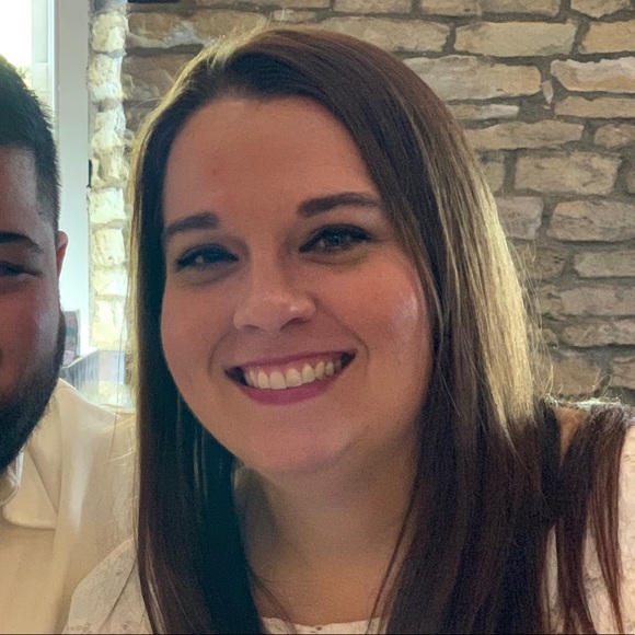 Meet your Posher, Emily - Picture 3 of 6